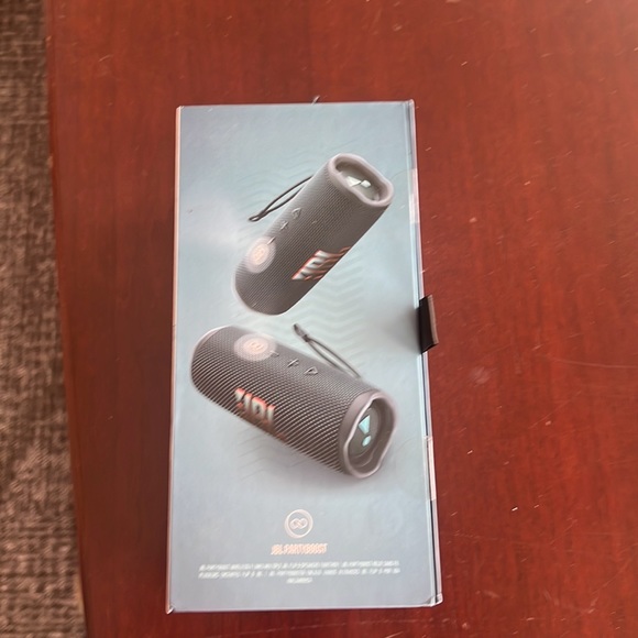 JBL Flip 6 Bluetooth Speaker - Picture 2 of 4